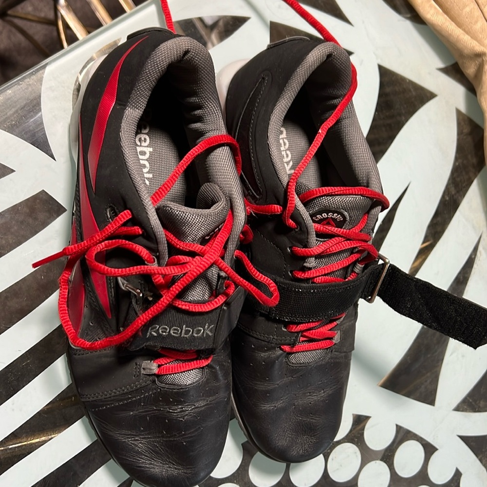 mens reebok Crossfit weight lifting shoes size 12 has wear on left back …